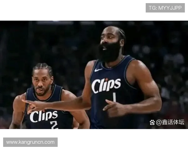 马克西称赞哈登新赛季表现出色训练刻苦展现对篮球的热爱与执着